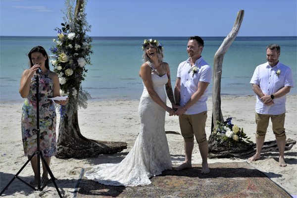 Beautiful beach wedding with a fun and spontaneous couple!